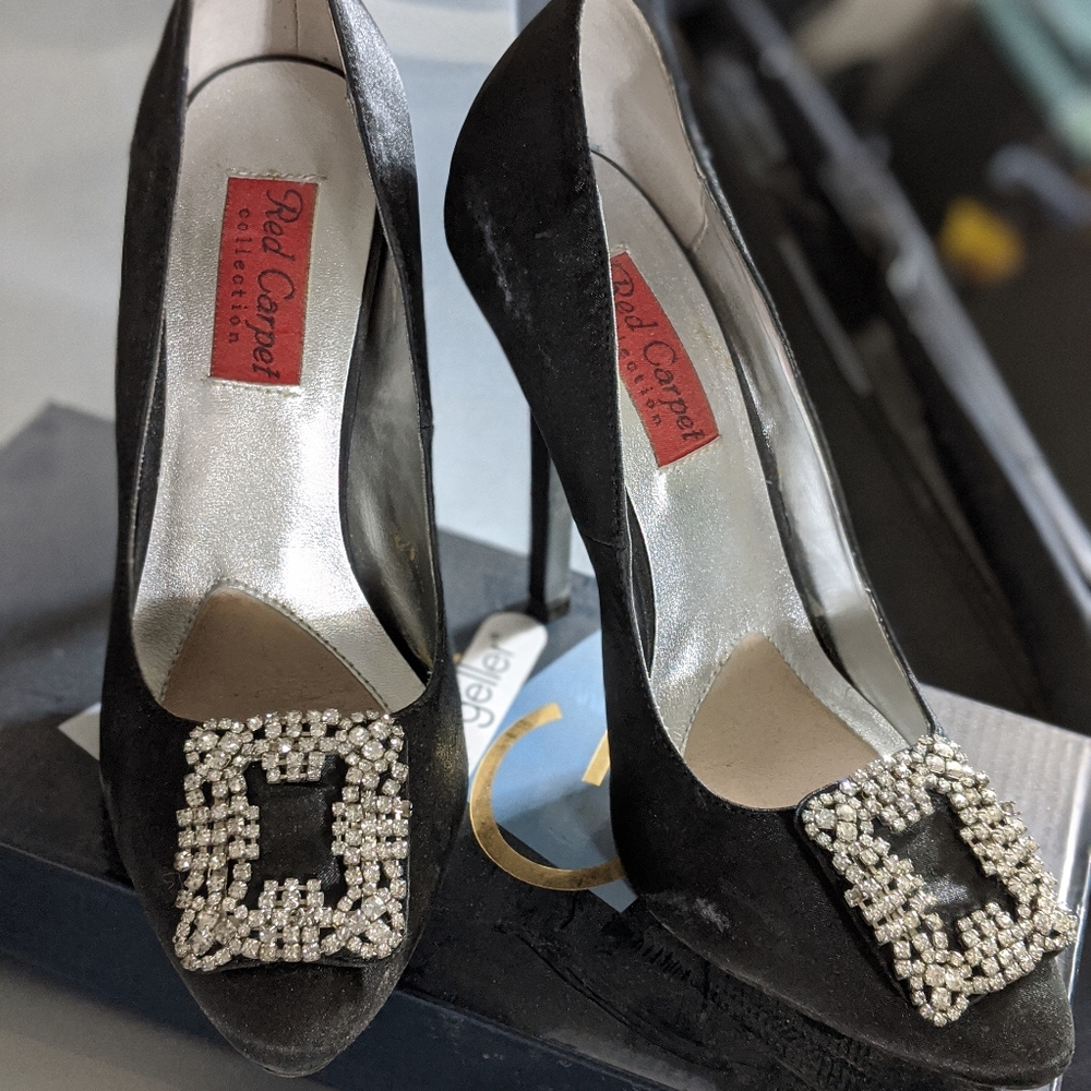 Red Carpet Black Pumps